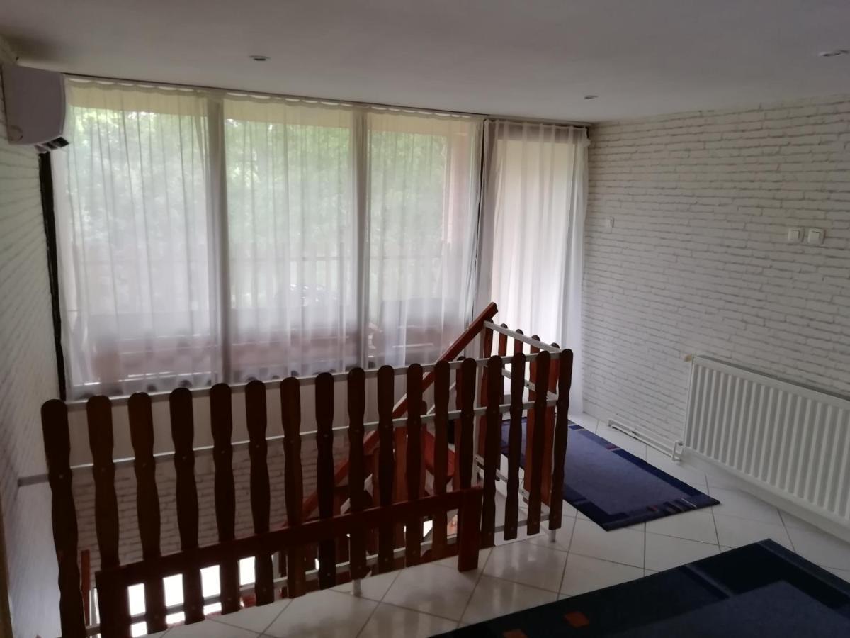 Maci Vendeghaz Lägenhet Bekescsaba Exteriör bild