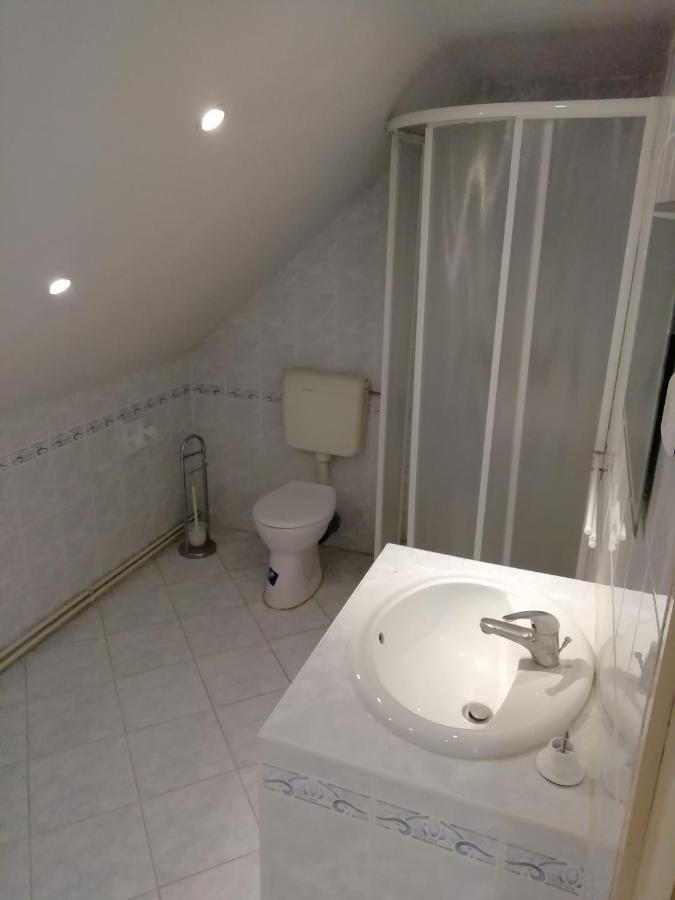 Maci Vendeghaz Lägenhet Bekescsaba Exteriör bild